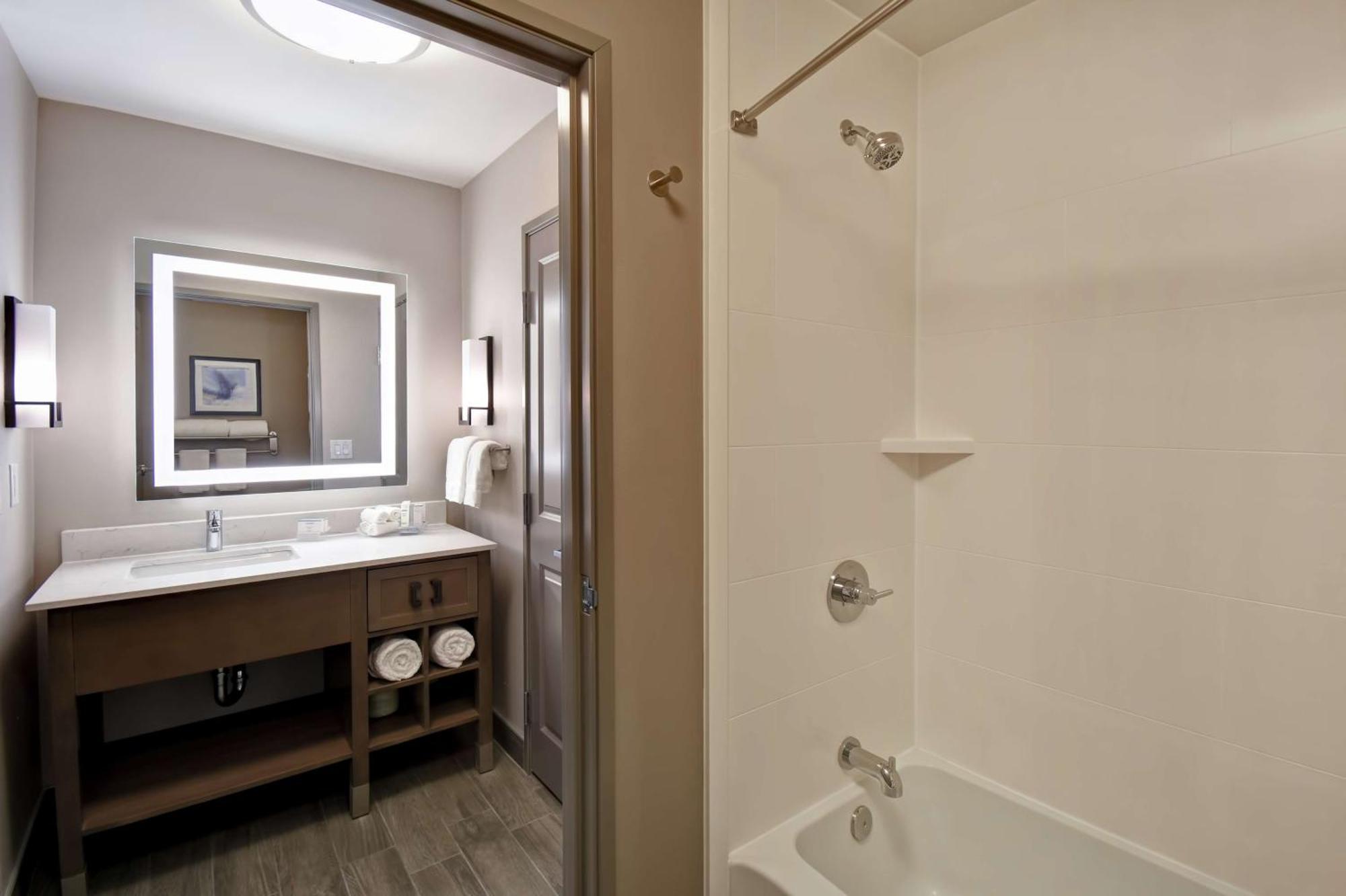 Homewood Suites By Hilton Orange New Haven Exterior foto
